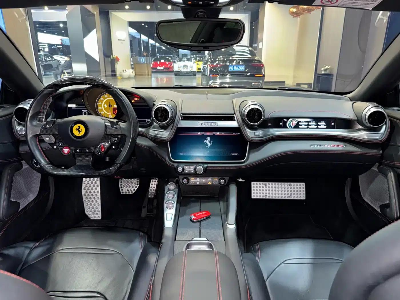 2017 GTC4Lusso 3.9T V8 — миниатюра 26