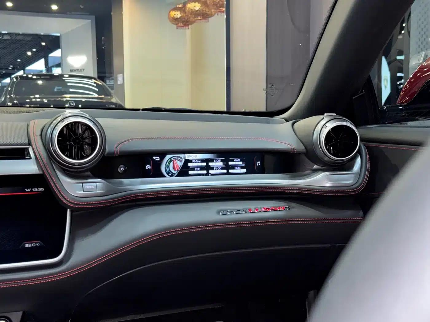 2017 GTC4Lusso 3.9T V8 — миниатюра 27