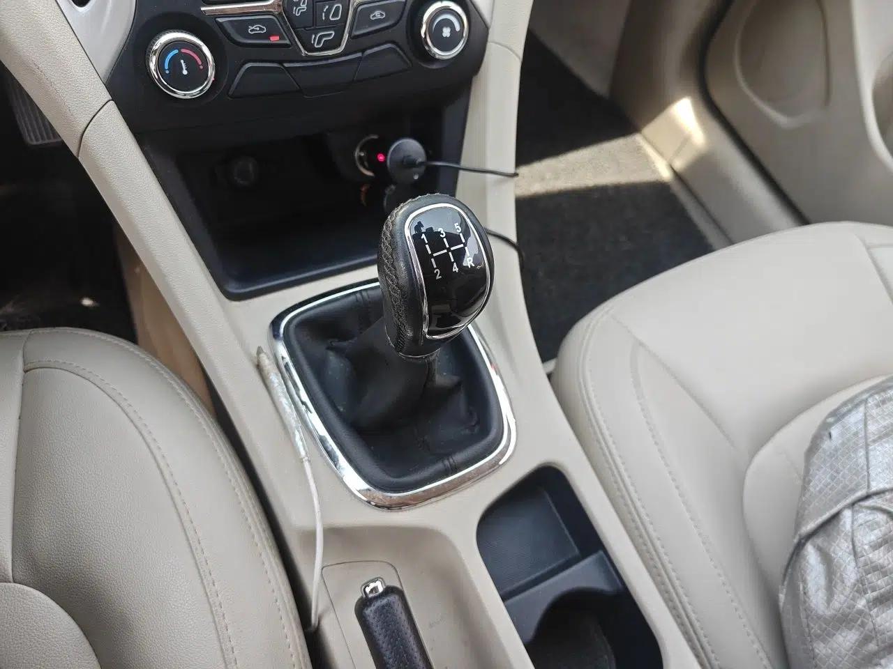 Chery Arrizo 7 2015 1.6L Manual ZhiShang Edition — миниатюра 15