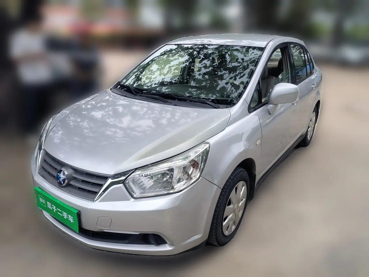 Venucia D50 2013 1.6L Manual Fashion Edition — миниатюра 1