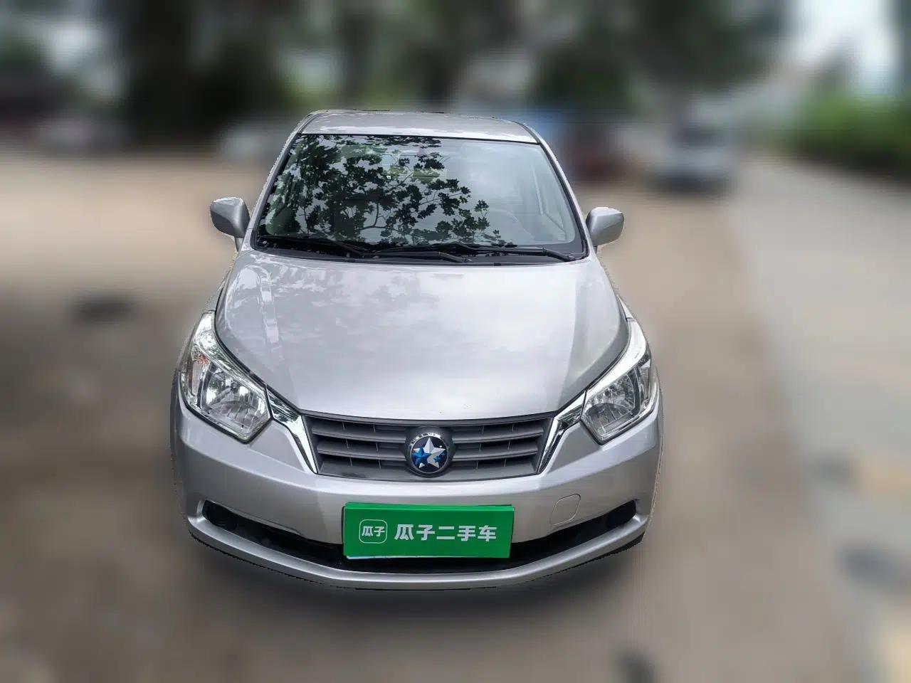 Venucia D50 2013 1.6L Manual Fashion Edition — миниатюра 2