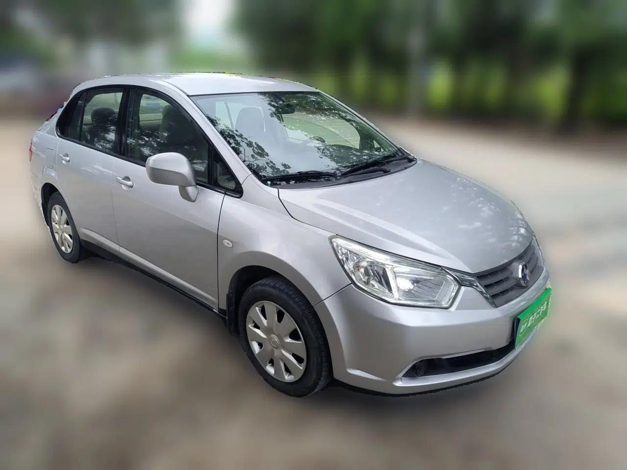 Venucia D50 2013 1.6L Manual Fashion Edition — миниатюра 3