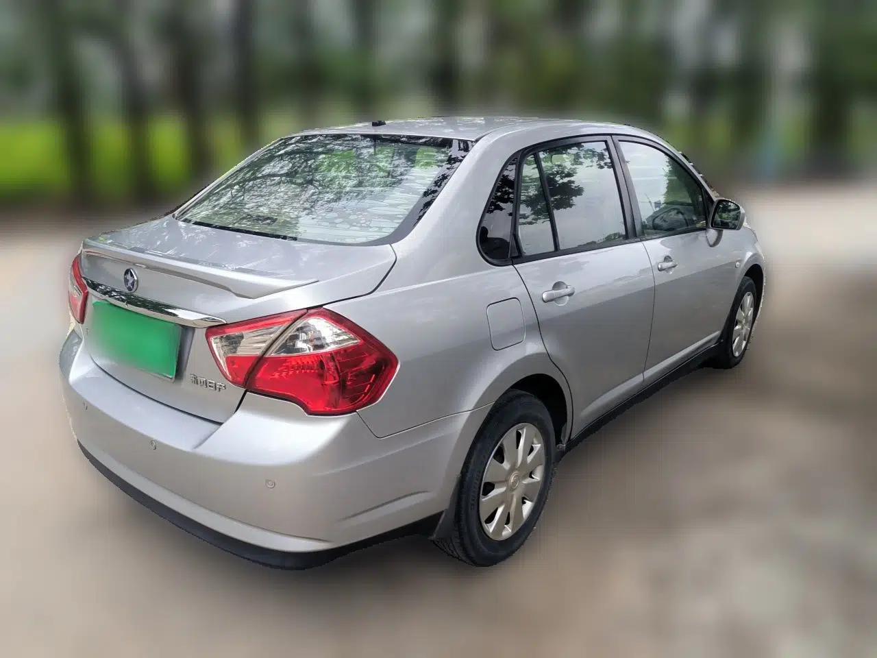 Venucia D50 2013 1.6L Manual Fashion Edition — миниатюра 6
