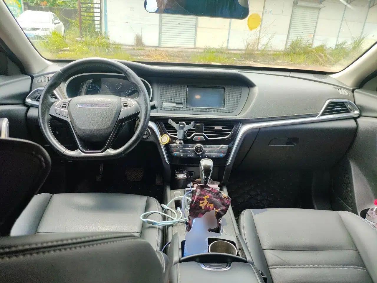 Venucia T90 2017 2.0L CVT Smart Edition — миниатюра 10