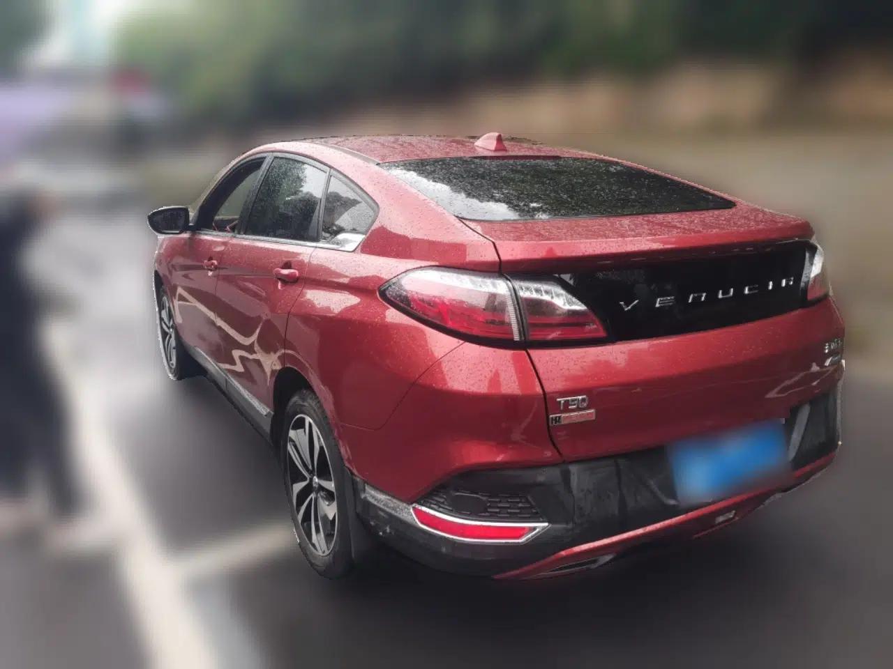 Venucia T90 2018 2.0L CVT Smart Connect Fashion Edition China V Standard — миниатюра 4