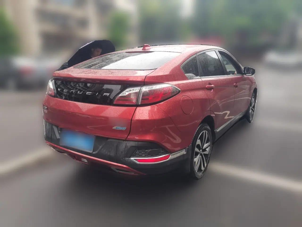 Venucia T90 2018 2.0L CVT Smart Connect Fashion Edition China V Standard — миниатюра 6