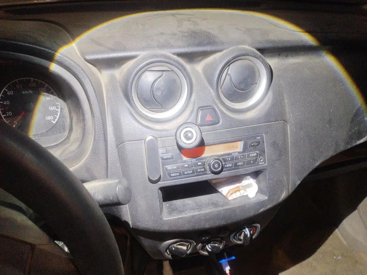 Venucia R30 2014 1.2L Manual Easy-Enjoy Version — миниатюра 14
