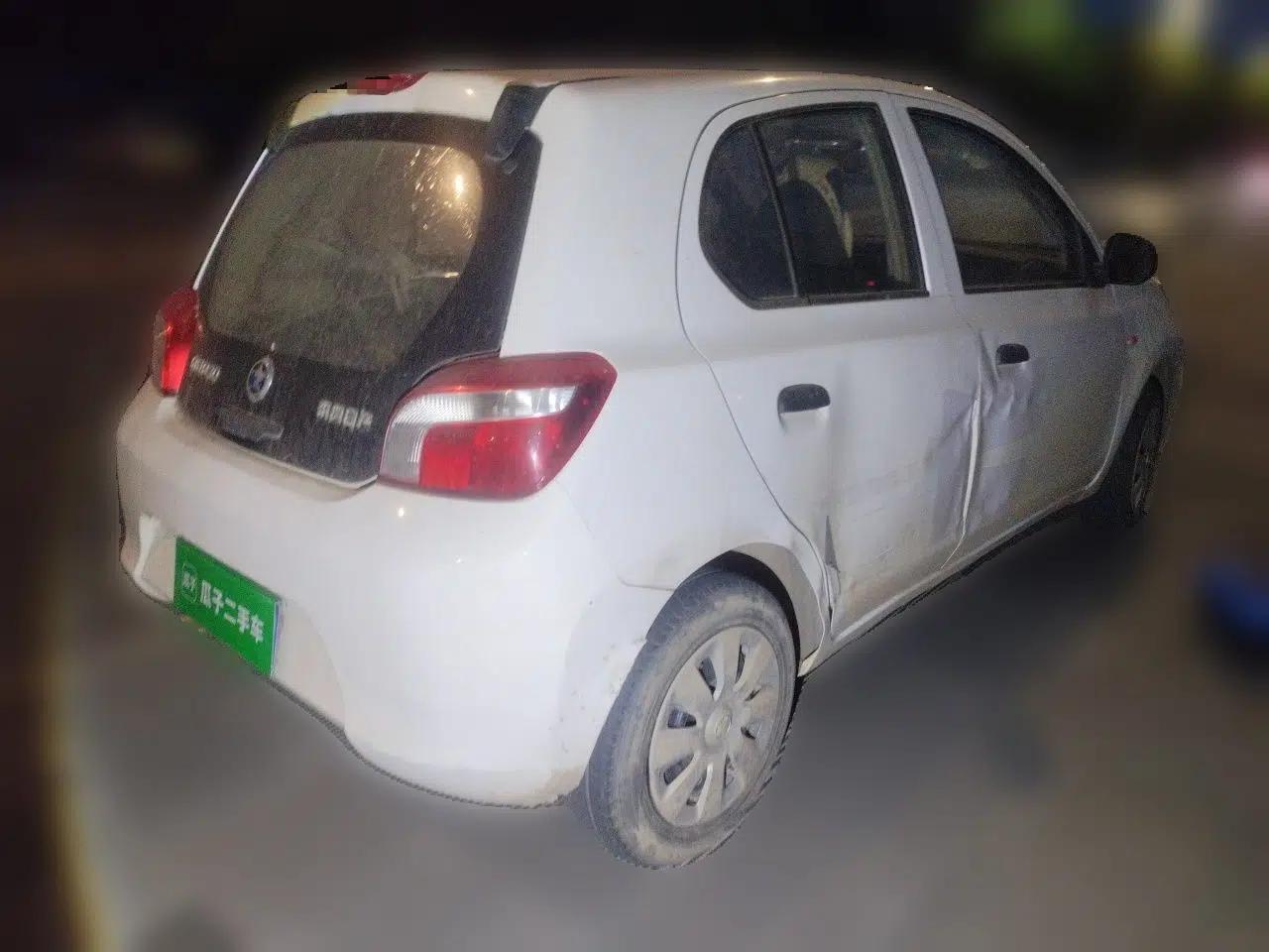 Venucia R30 2014 1.2L Manual Easy-Enjoy Version — миниатюра 6