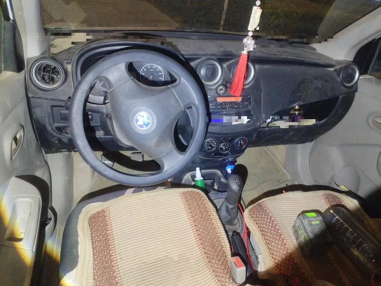 Venucia R30 2014 1.2L Manual Easy-Enjoy Version — миниатюра 10
