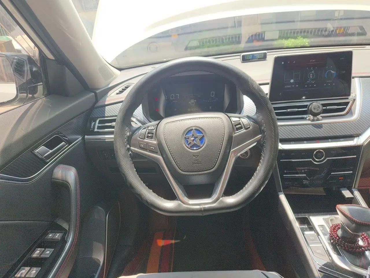 Venucia T60 2018 1.6L CVT Smart Edition China VI Standard — миниатюра 11