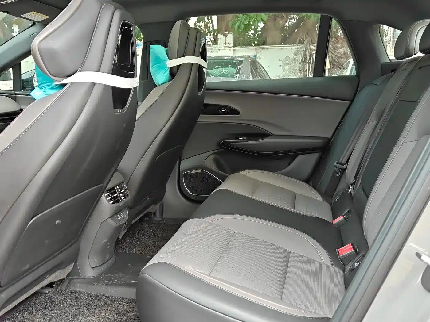Hongqi EH7 2025 640 AWD Smart Selection Edition — миниатюра 8