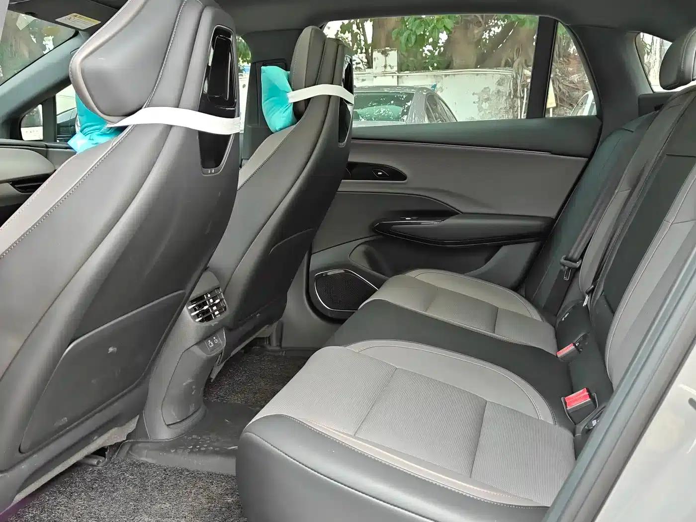 Hongqi EH7 2025 640 AWD Smart Selection Edition — миниатюра 9