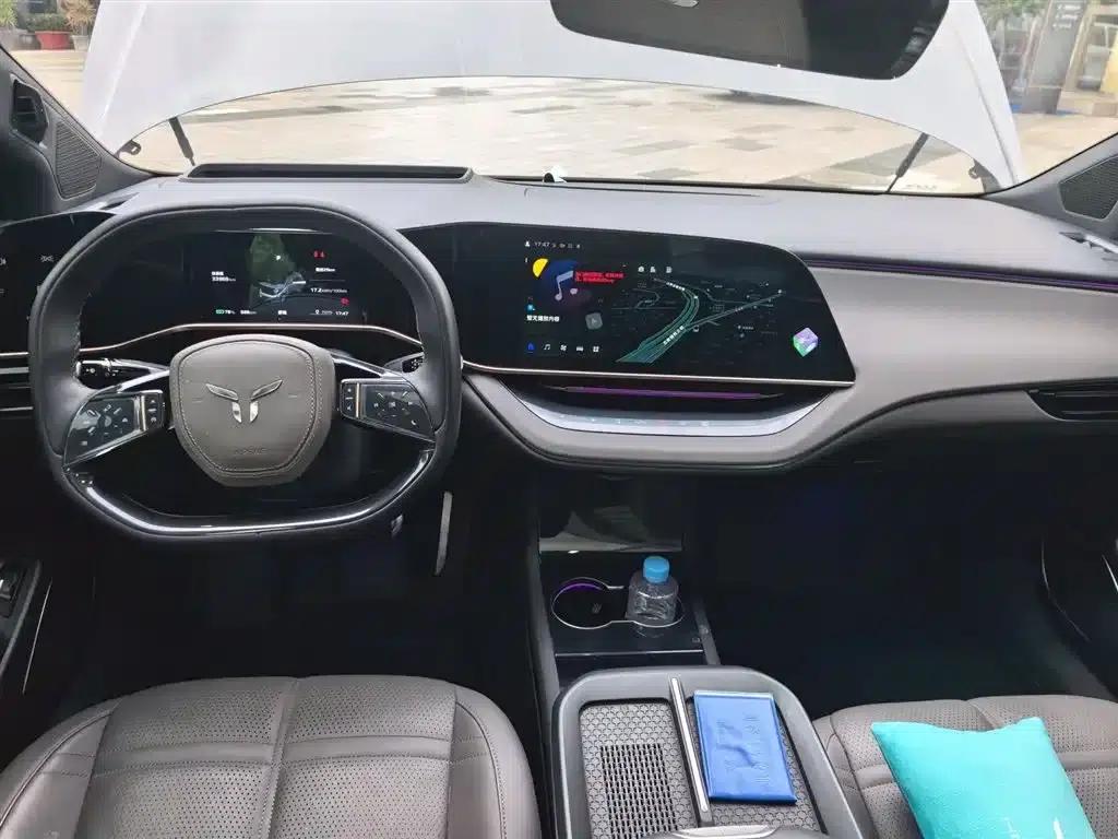 Hongqi EH7 2024 760 Pro+ AWD Edition — миниатюра 13