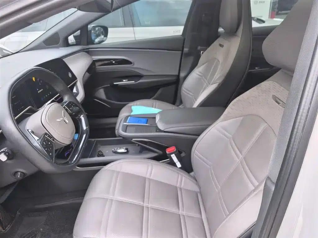 Hongqi EH7 2024 760 Pro+ AWD Edition — миниатюра 8