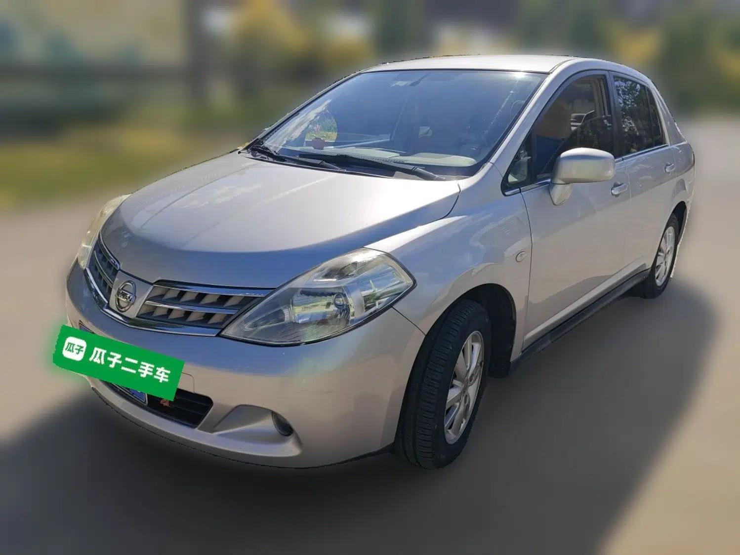 Nissan Tiida Sedan 2008 1.6L Manual Fashion Edition — миниатюра 1
