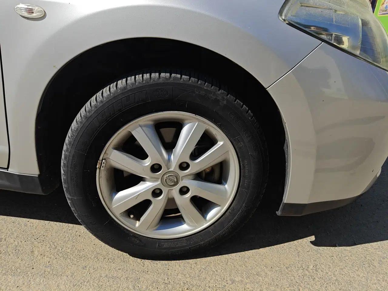 Nissan Tiida Sedan 2008 1.6L Manual Fashion Edition — миниатюра 8