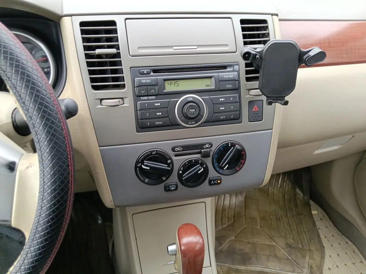 Nissan Tiida Sedan 2006 1.6JE AT — миниатюра 14