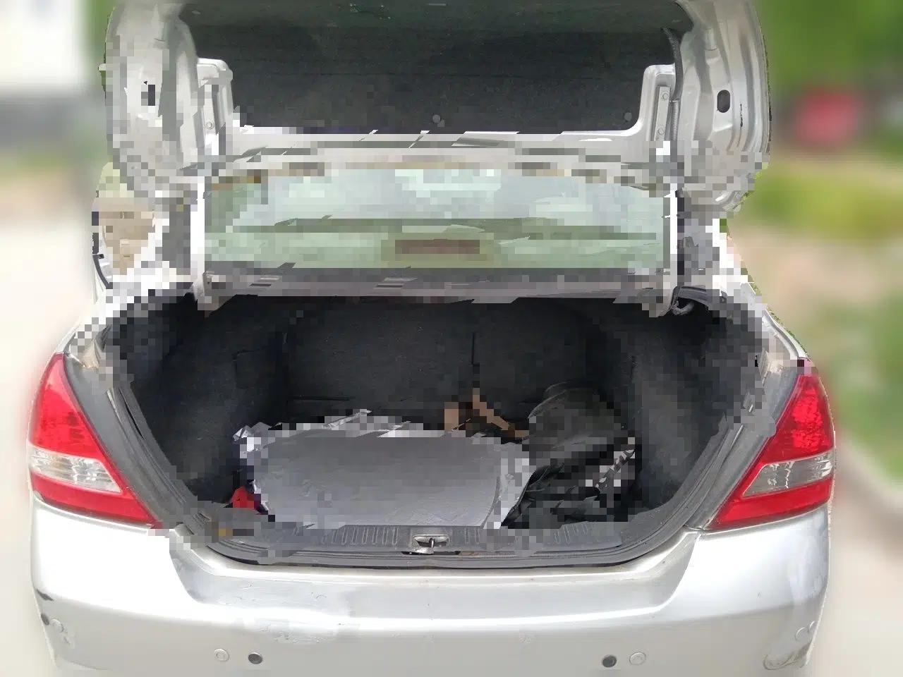 Nissan Tiida Sedan 2006 1.6JE AT — миниатюра 20