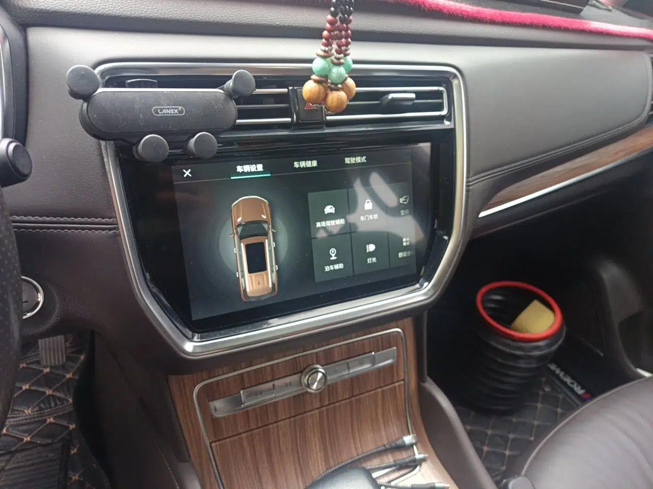 Roewe RX8 2018 30T Smart Connectivity All-Wheel Drive Supreme Edition — миниатюра 14