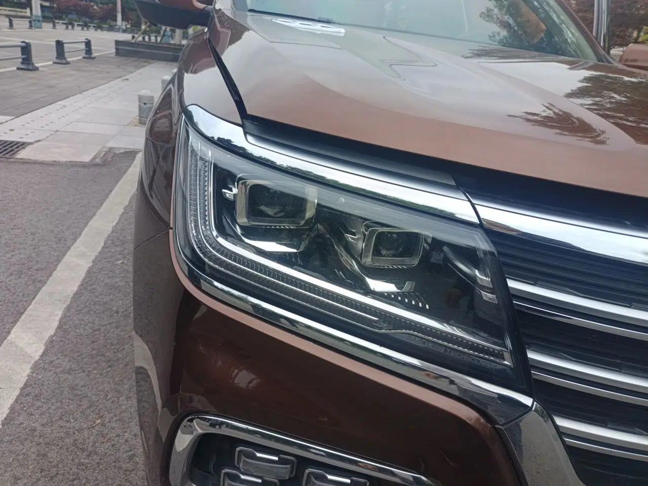 Roewe RX8 2018 30T Smart Connectivity All-Wheel Drive Supreme Edition — миниатюра 7