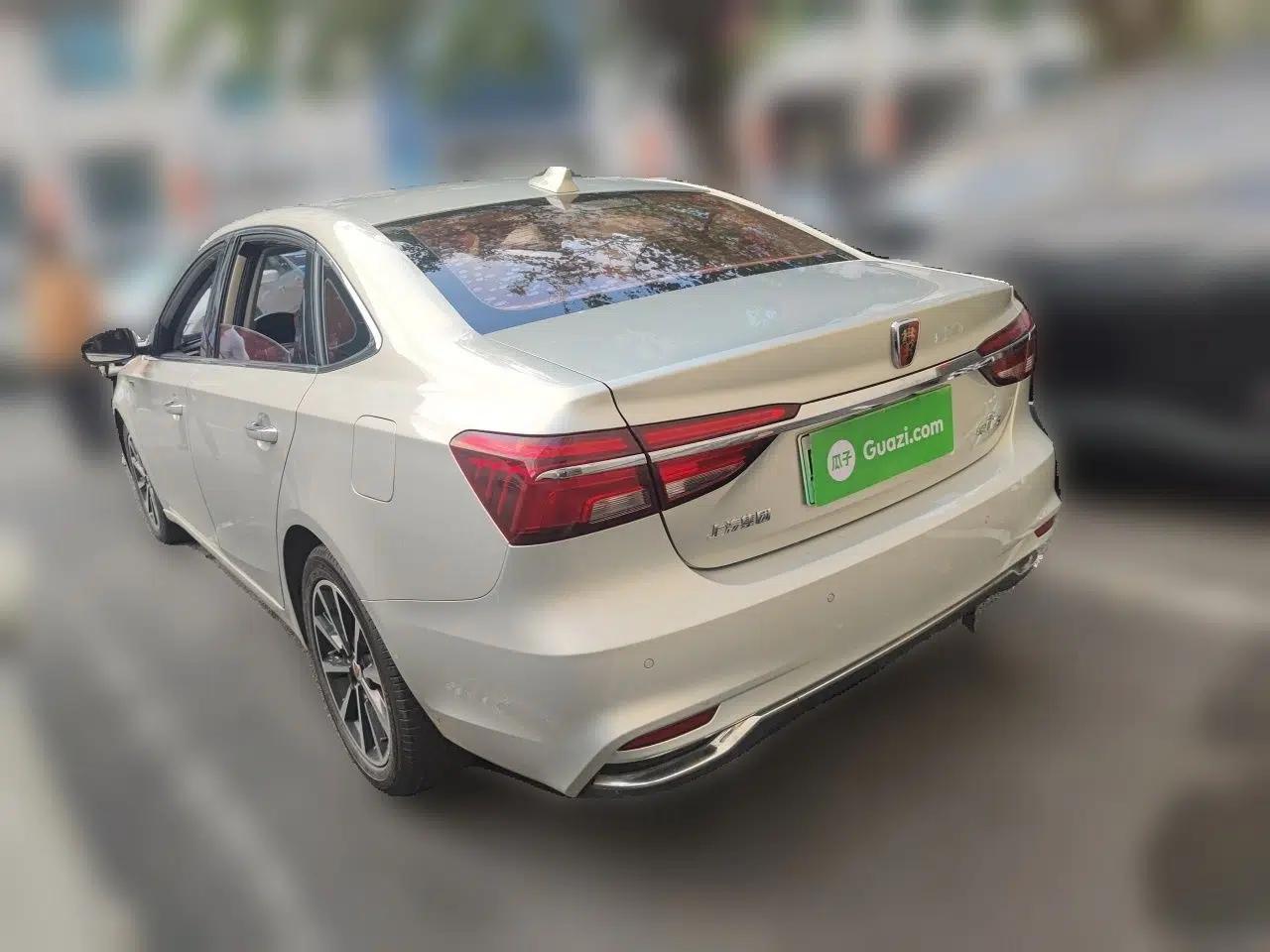 Roewe i6 New Energy 2017 45T Hybrid Connected Smart Edition — миниатюра 4