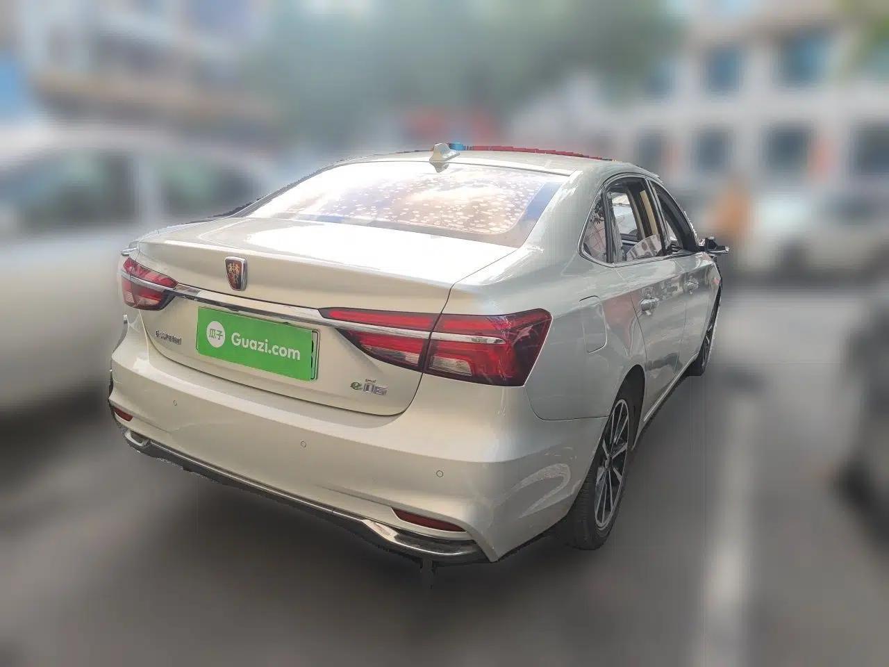 Roewe i6 New Energy 2017 45T Hybrid Connected Smart Edition — миниатюра 6