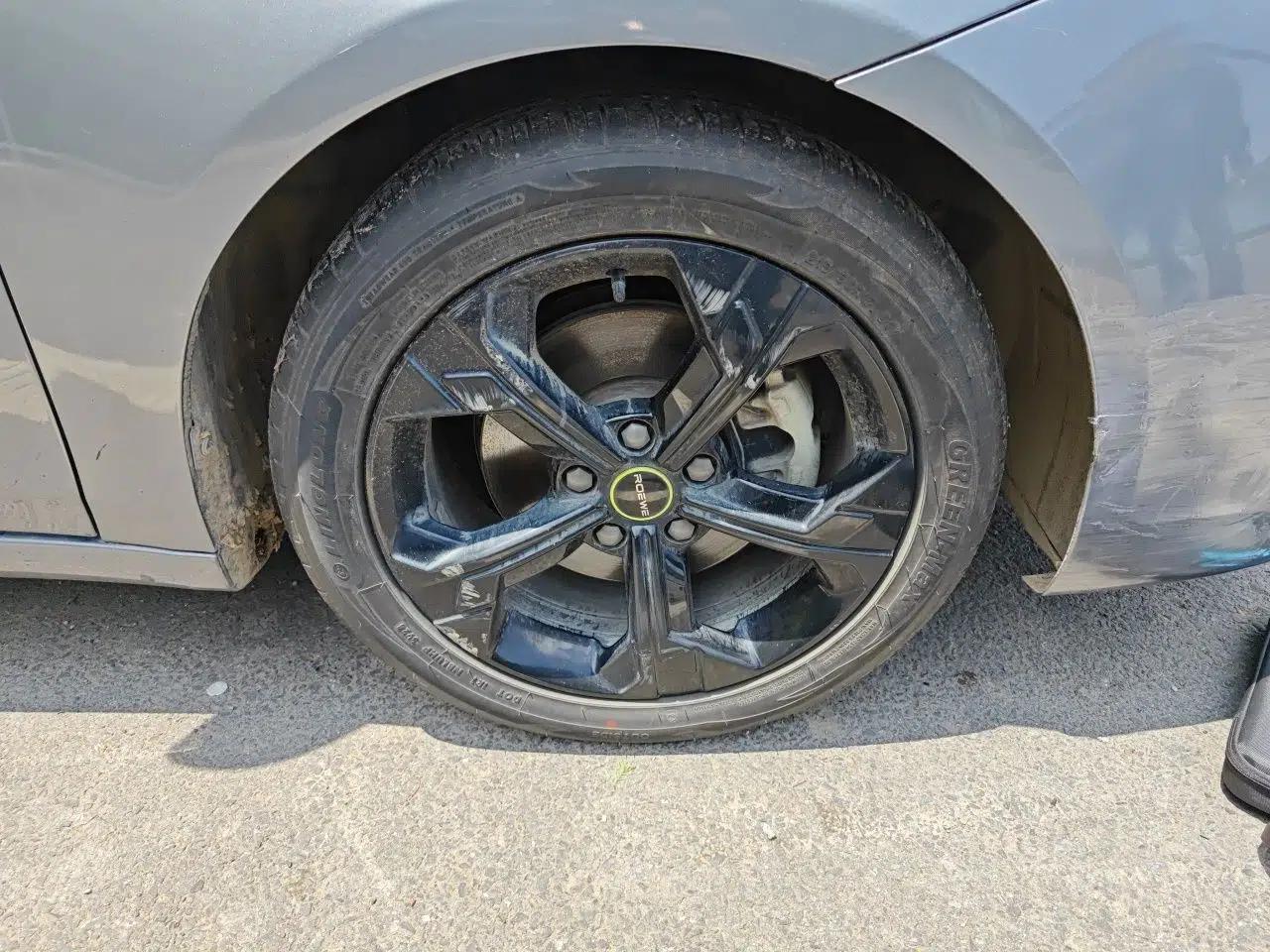 Roewe i6 MAX New Energy 2020 1.5T PHEV Sporty Cool Edition — миниатюра 8