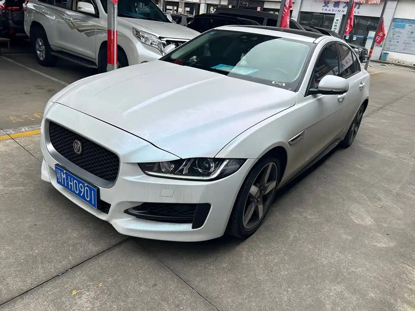 Jaguar XE 2018 2.0T 200PS 2WD R-Sport — миниатюра 1
