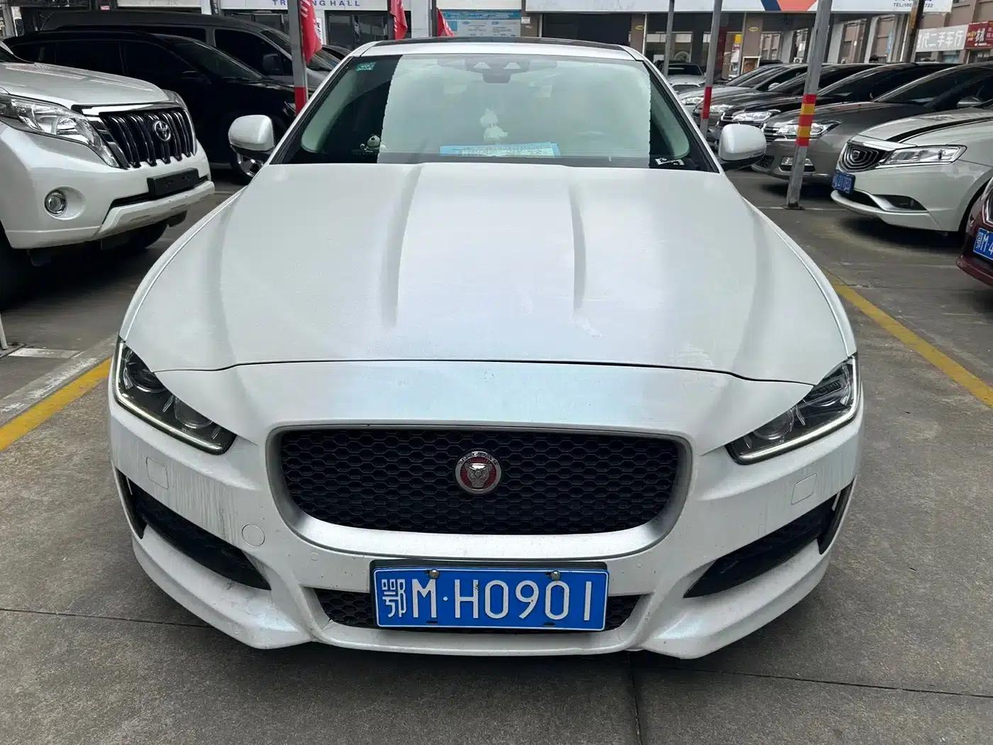 Jaguar XE 2018 2.0T 200PS 2WD R-Sport — миниатюра 2