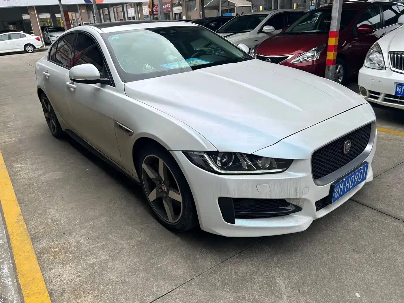 Jaguar XE 2018 2.0T 200PS 2WD R-Sport — миниатюра 3