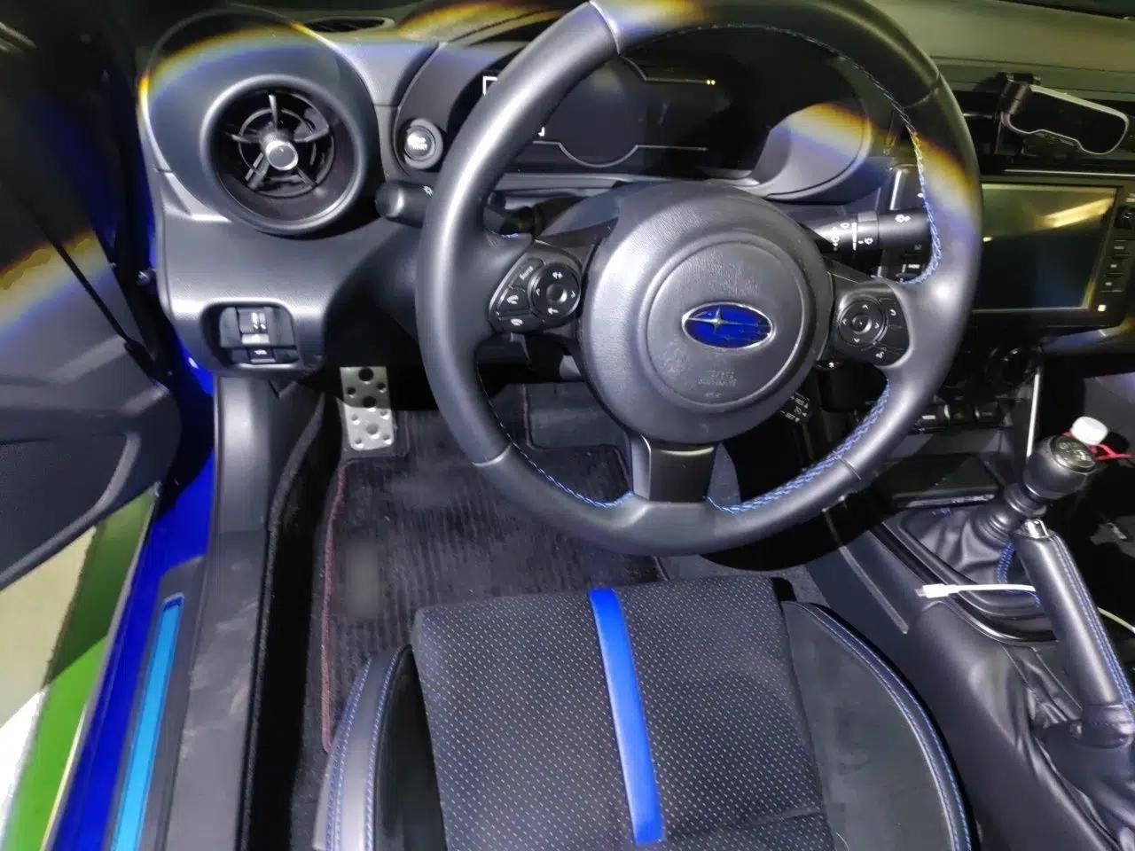 Subaru BRZ 2023 2.4L Manual 10th Anniversary Edition — миниатюра 11