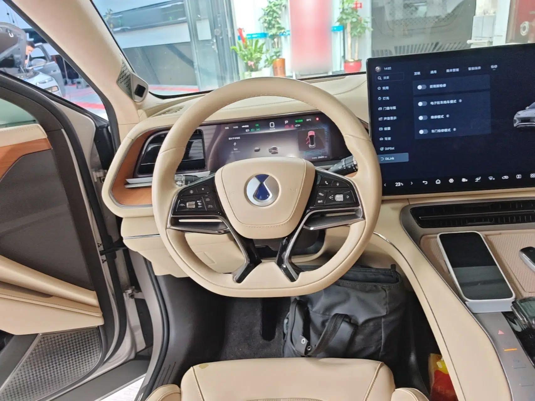 Denza N7 2023 Long-Range Performance Max Edition — миниатюра 13