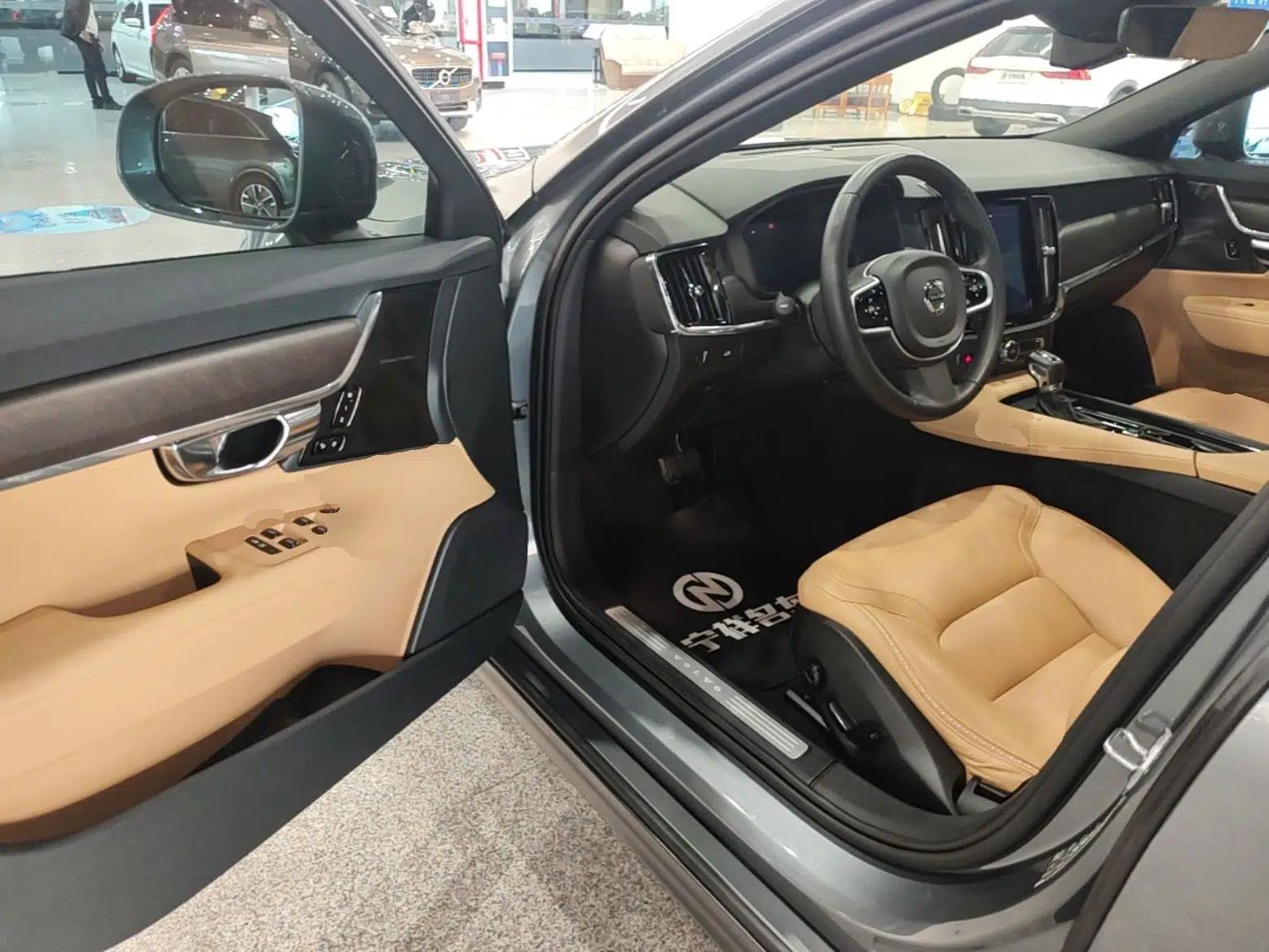 Volvo V90 2019 Cross Country T5 AWD Smart Range Version China VI Standard — миниатюра 19