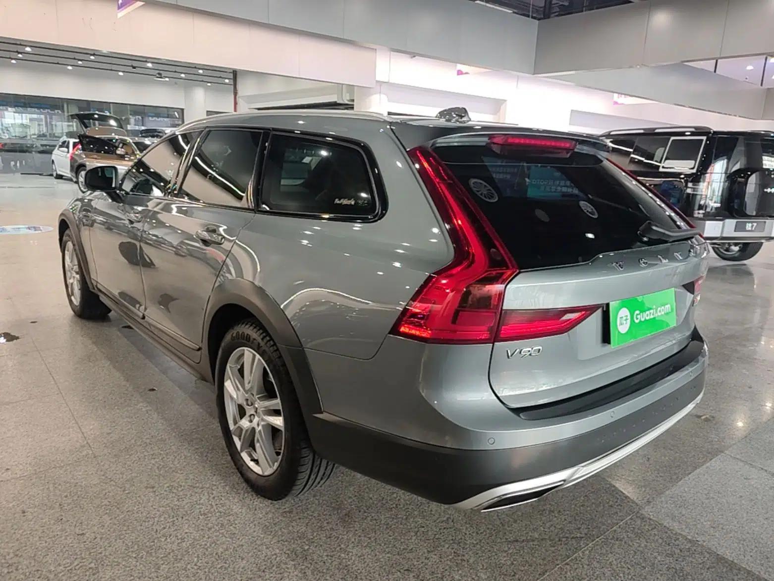 Volvo V90 2019 Cross Country T5 AWD Smart Range Version China VI Standard — миниатюра 4