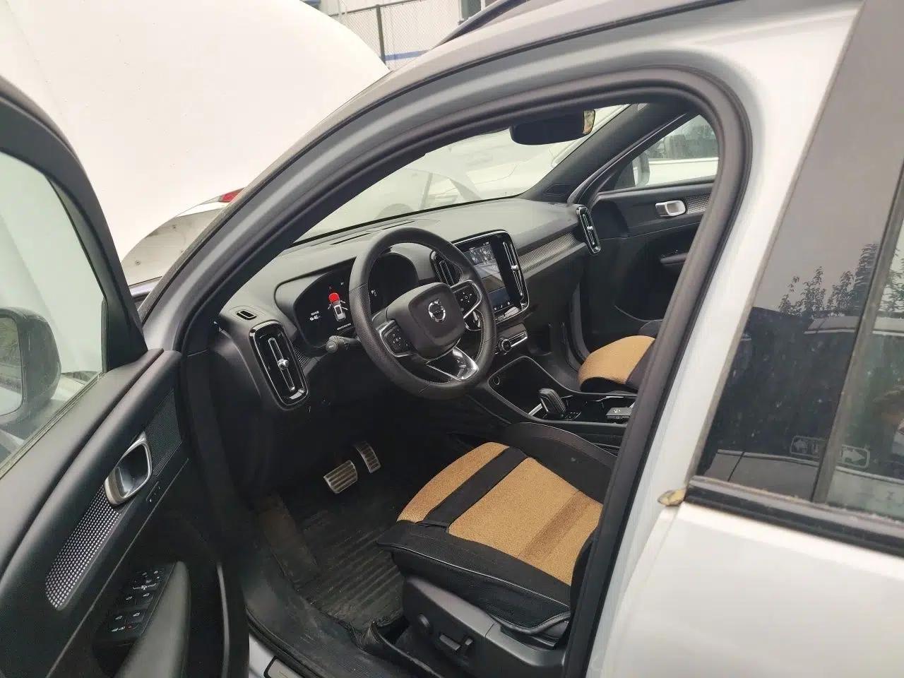 Volvo XC40 New Energy 2021 P8 Pure Electric All-Wheel Drive Smart Luxury Sport Edition — миниатюра 16
