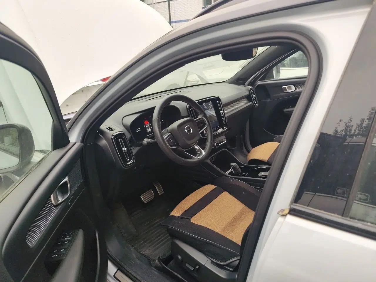 Volvo XC40 New Energy 2021 P8 Pure Electric All-Wheel Drive Smart Luxury Sport Edition — миниатюра 17