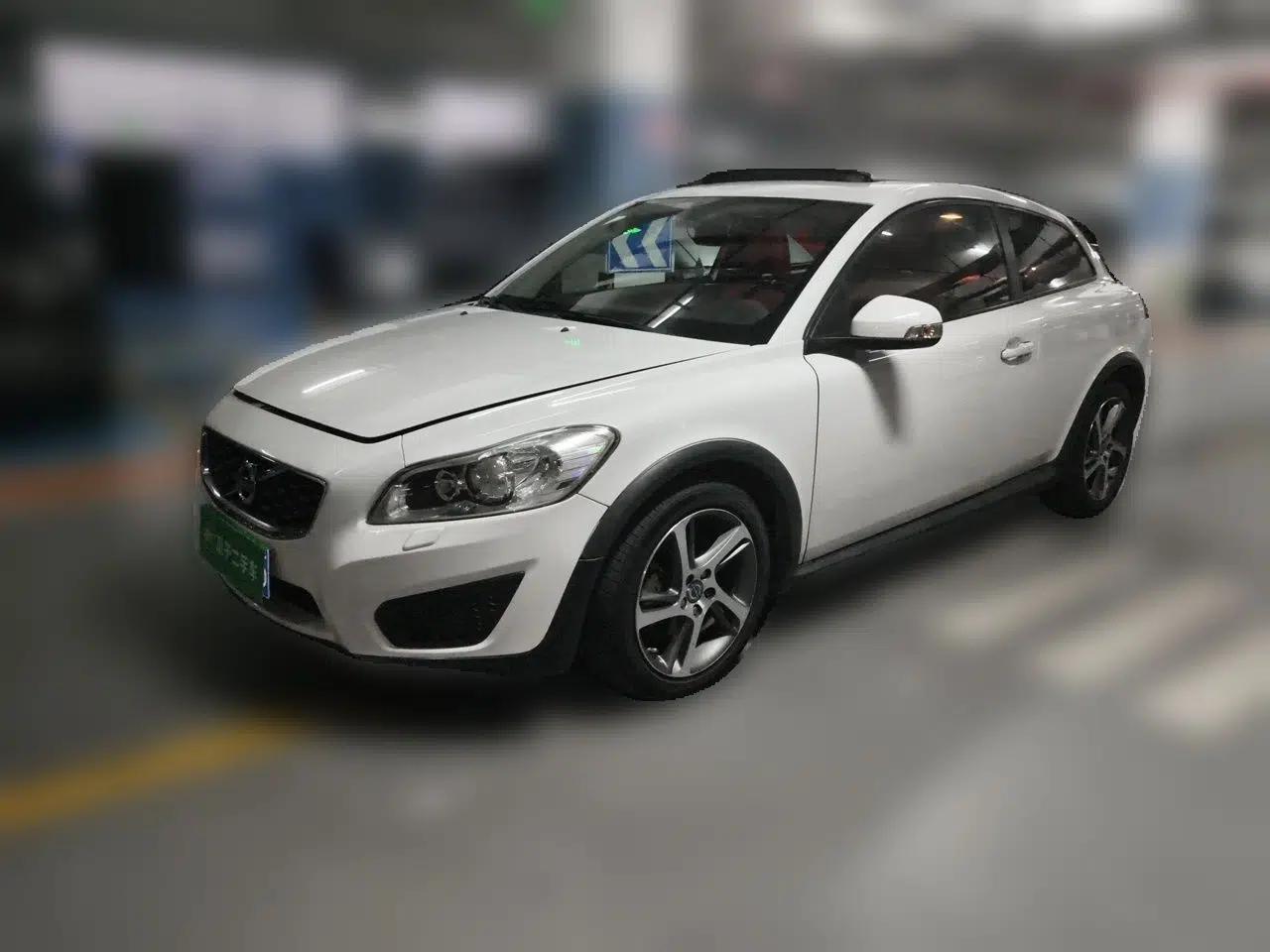 Volvo C30 2012 2.0L Aktiv Dynamic Package Edition — миниатюра 1