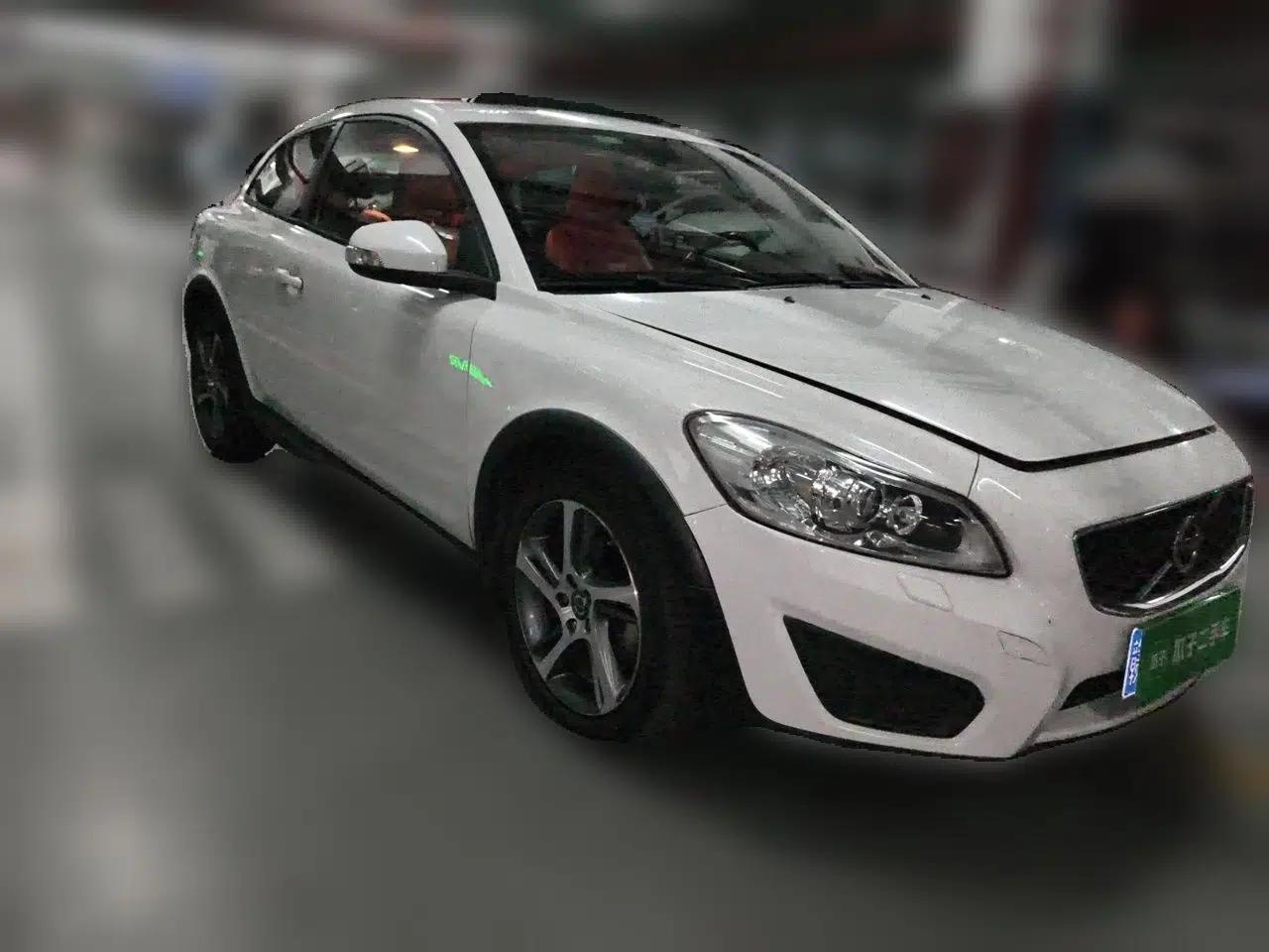 Volvo C30 2012 2.0L Aktiv Dynamic Package Edition — миниатюра 3