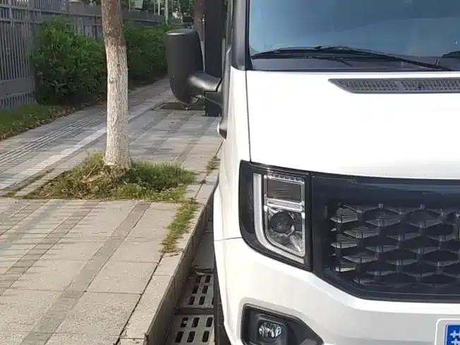Jiangling Fushun 2024 2.0T Manual Diesel Short Wheelbase Medium Roof Commercial Multi-purpose Passenger Vehicle (5 Seats) — миниатюра 2