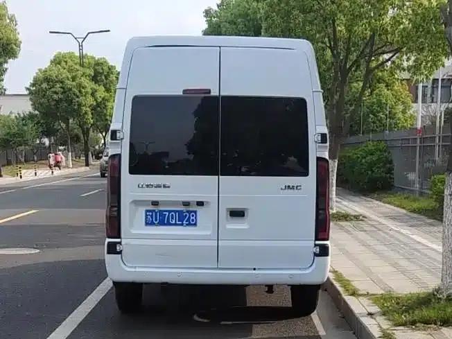 Jiangling Fushun 2024 2.0T Manual Diesel Short Wheelbase Medium Roof Commercial Multi-purpose Passenger Vehicle (5 Seats) — миниатюра 17
