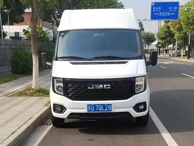 Jiangling Fushun 2024 2.0T Manual Diesel Short Wheelbase Medium Roof Commercial Multi-purpose Passenger Vehicle (5 Seats) — миниатюра 7