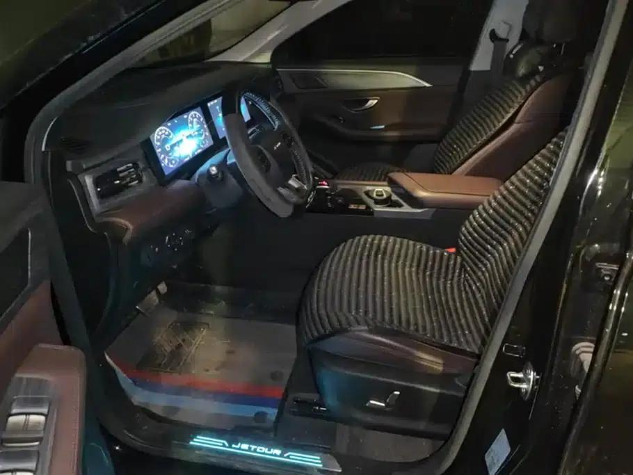 Jetour X90 PLUS 2024 1.6TD DCT Villa PRO 7-seater — миниатюра 9