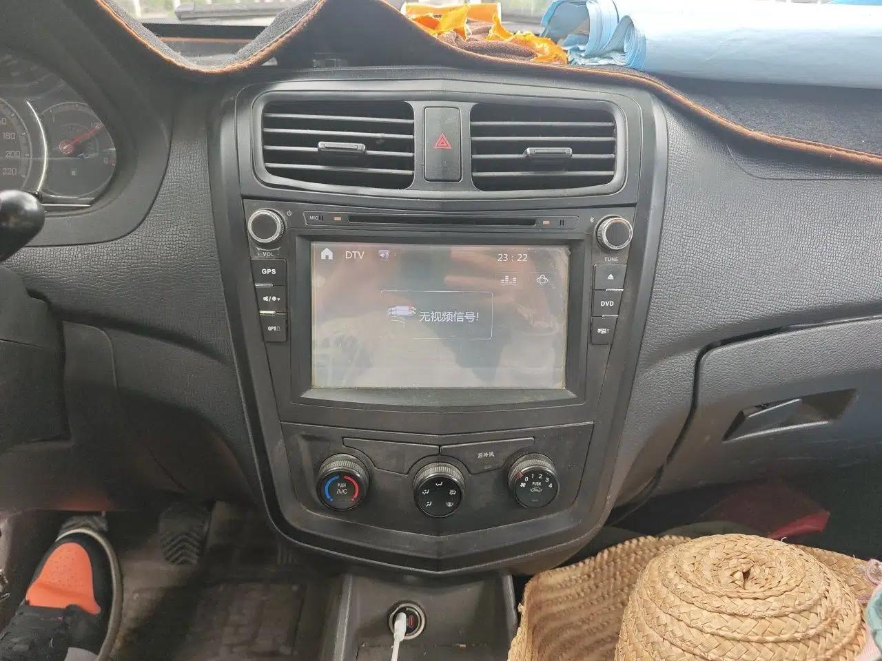 Wuling Zhengcheng 2015 1.5L Comfort L3C — миниатюра 14