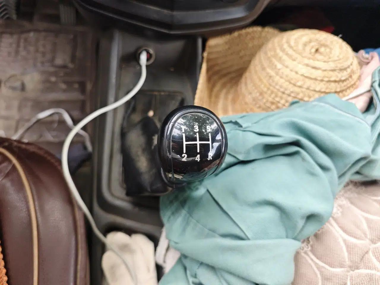 Wuling Zhengcheng 2015 1.5L Comfort L3C — миниатюра 15