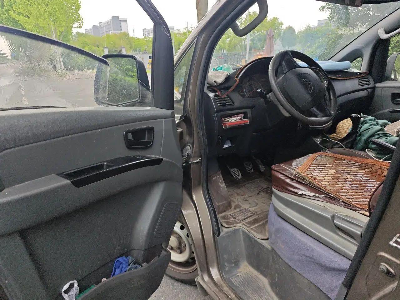 Wuling Zhengcheng 2015 1.5L Comfort L3C — миниатюра 17