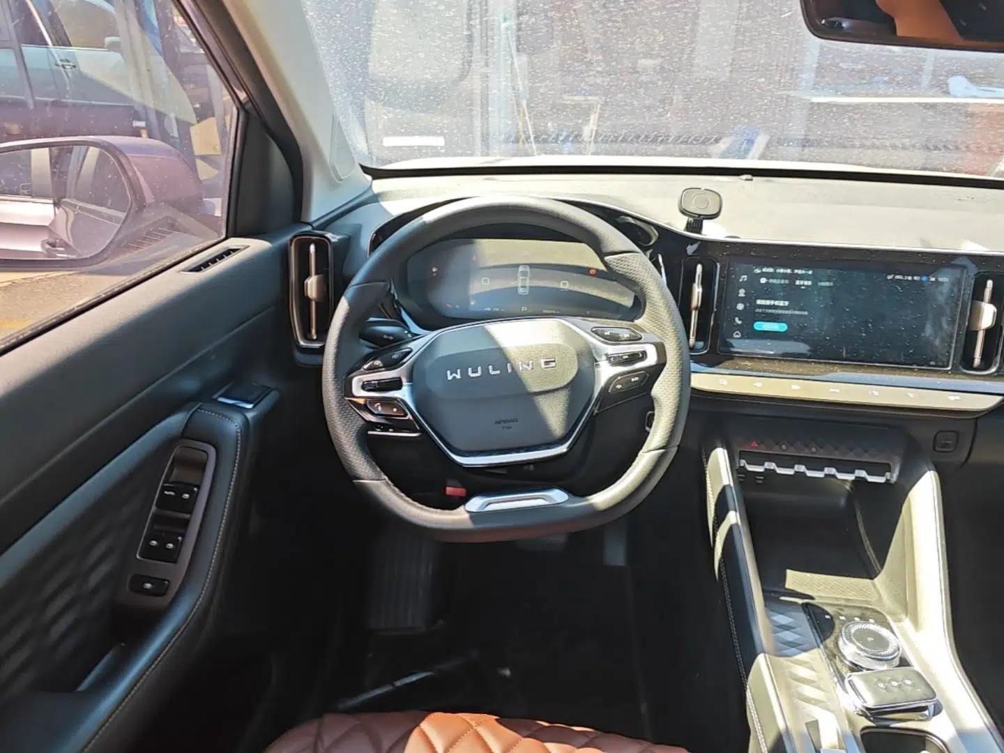 Wuling Xingyun 2023 2.0L DHT Standard Edition — миниатюра 13