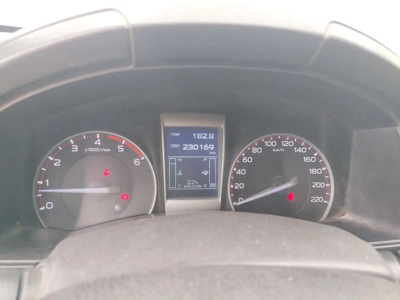 Isuzu D-MAX 2015 2.5T 4x4 Manual Base Version 4JK1 — миниатюра 12