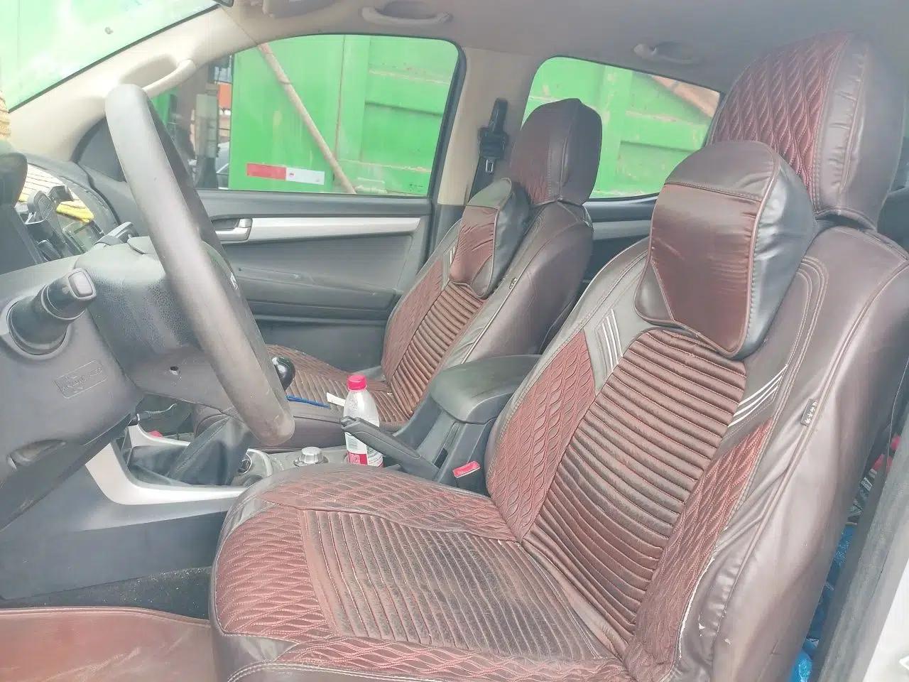 Isuzu D-MAX 2015 2.5T 4x4 Manual Base Version 4JK1 — миниатюра 16