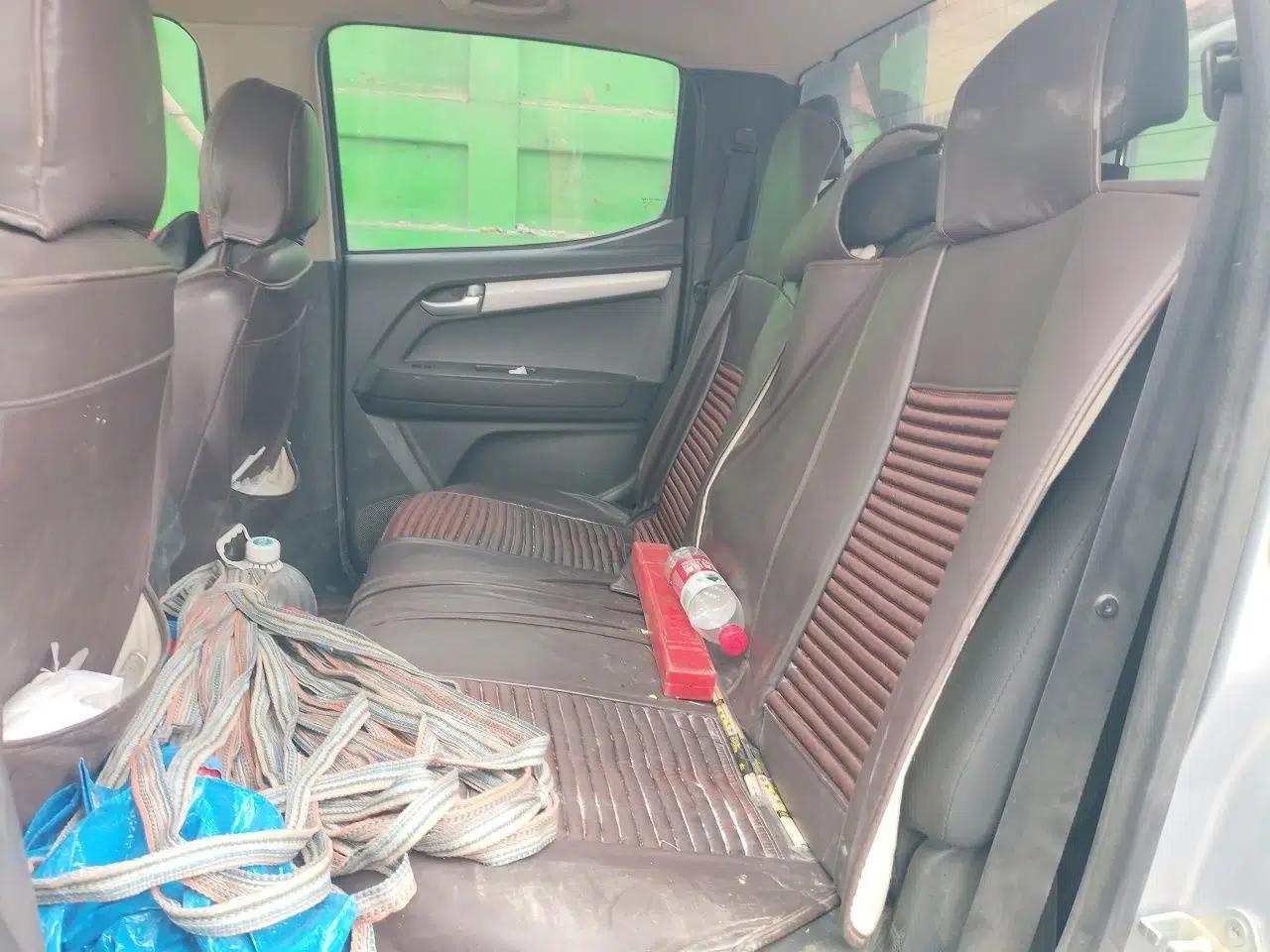 Isuzu D-MAX 2015 2.5T 4x4 Manual Base Version 4JK1 — миниатюра 18