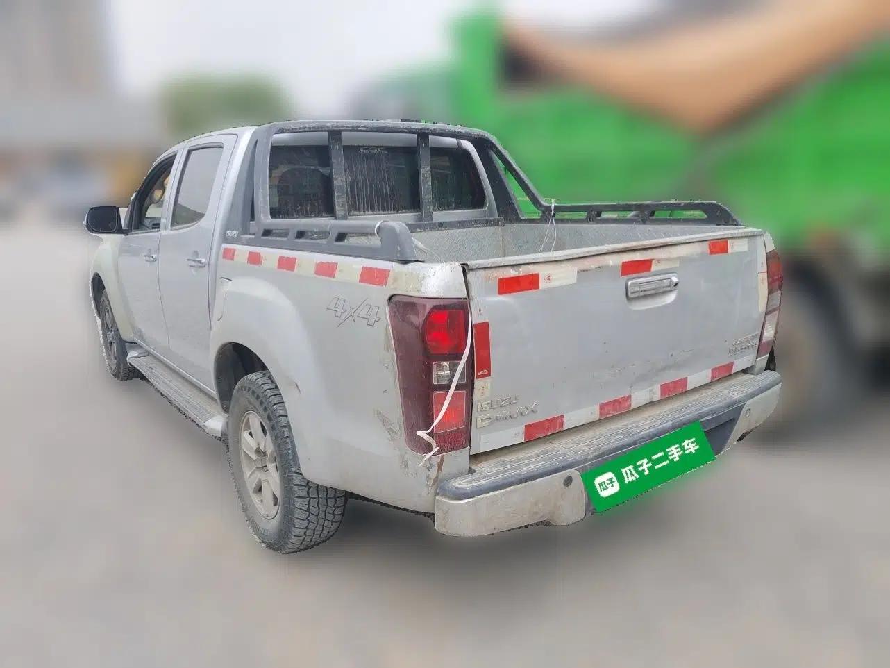 Isuzu D-MAX 2015 2.5T 4x4 Manual Base Version 4JK1 — миниатюра 4